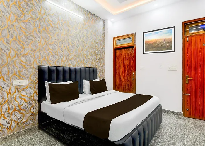 Hotel O Luxury Inn - 2